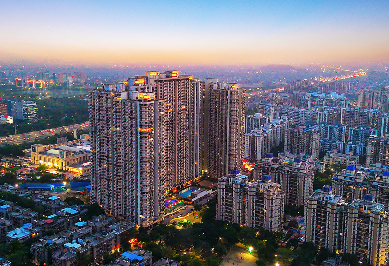 Saya Gold Avenue